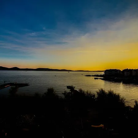 In Goles Makarska * Sukošan