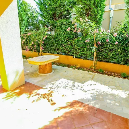 Appartement In Goles Makarska *