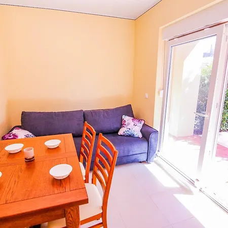 Appartement In Goles Makarska *